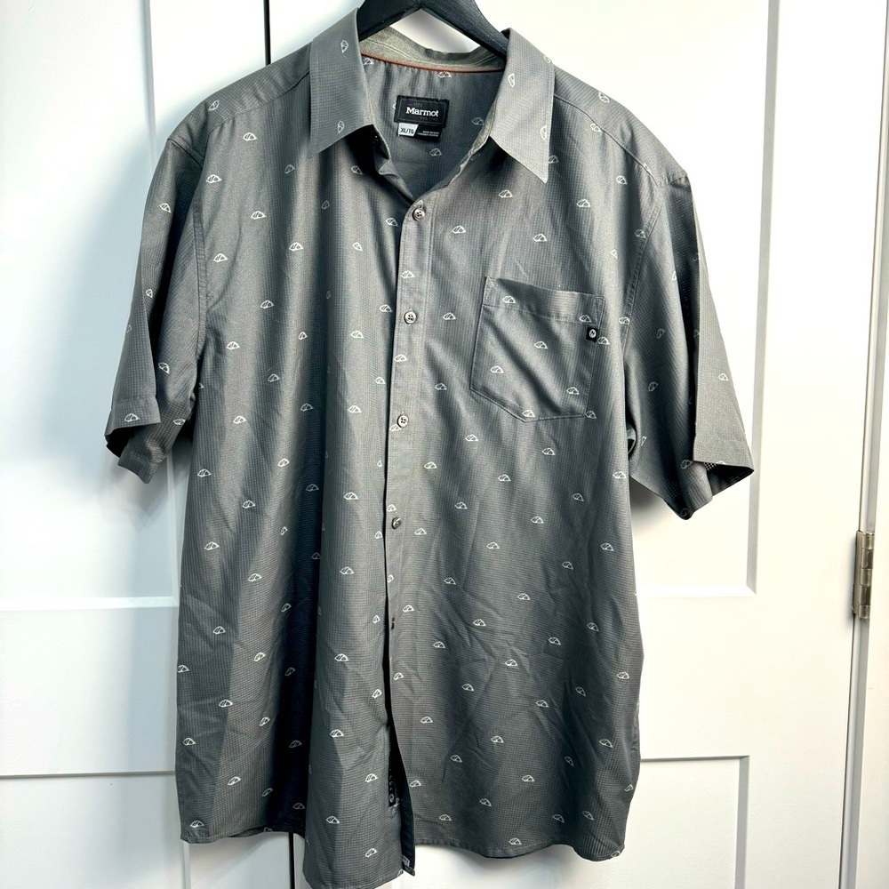 Pre-Owned Marmot Men's XL Gray Tent Print Short Sleeve Button-Up